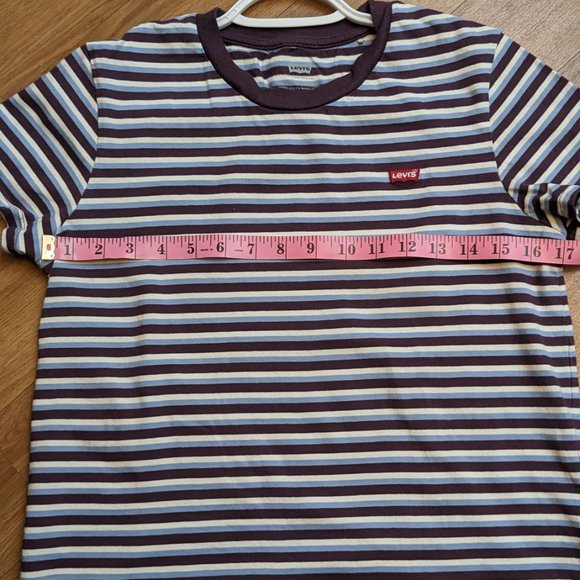 LEVIS PERFECT TEE NWOT - Picture 3 of 5